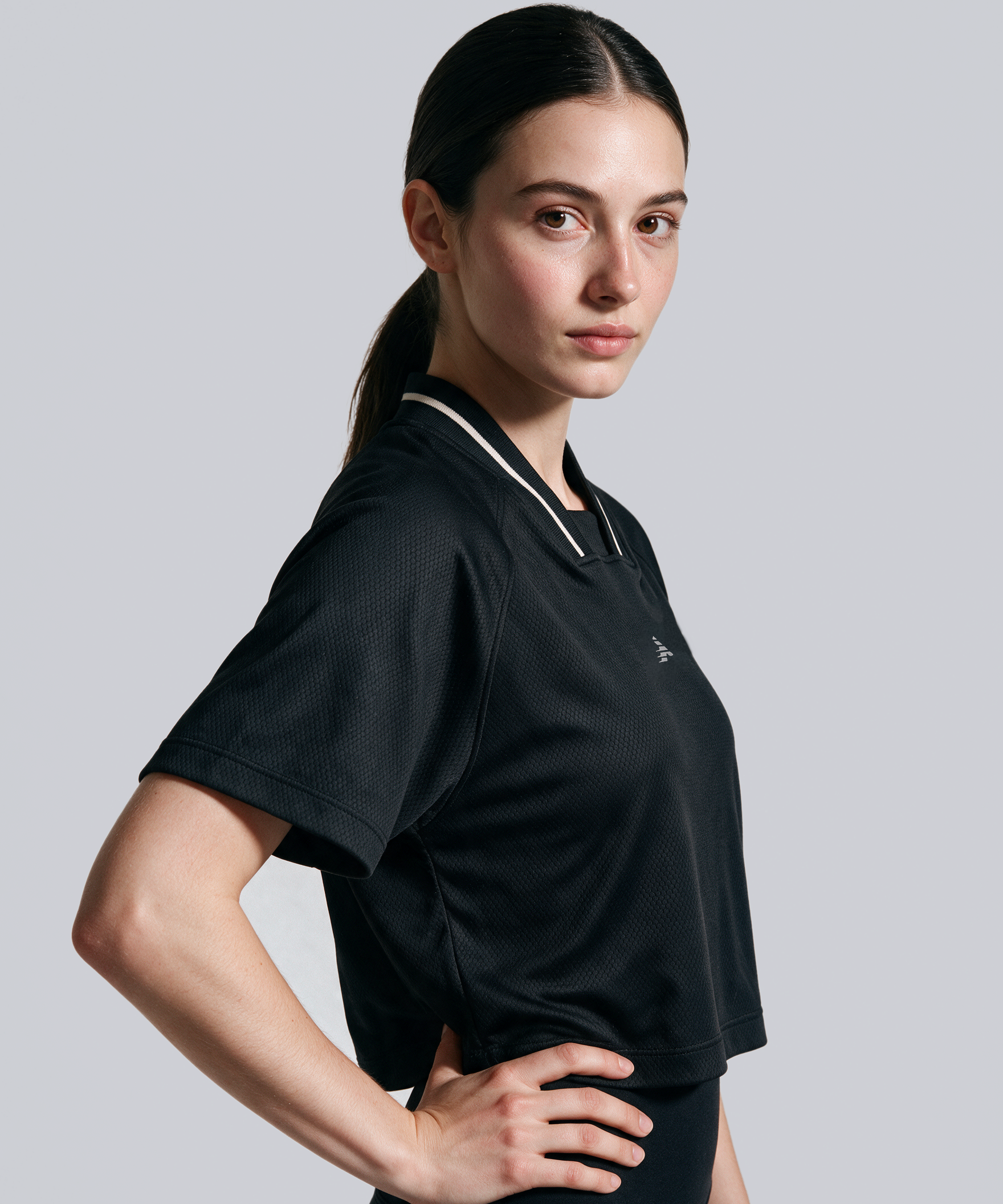 TRG27_BLACK_03_side_right_1.png